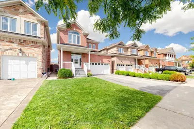 8 Lynngrove Way, Brampton, On L6p 2n7