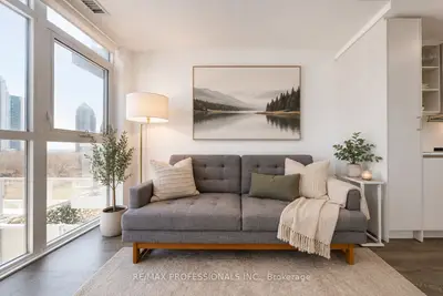 251 Manitoba Street 504, Toronto, On M8y 0c7