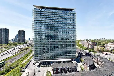 103 The Queensway Way 1807, Toronto, On M6s 5b3