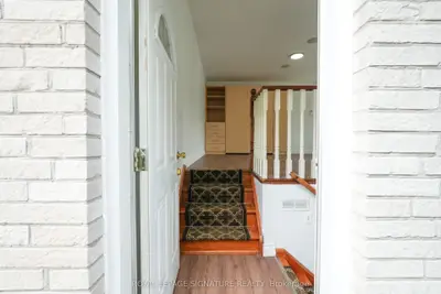 674 Abana Road, Mississauga, On L5a 1h4