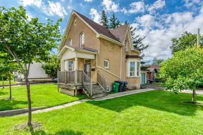 21 Centre Street S, Brampton, On L6w 2x7