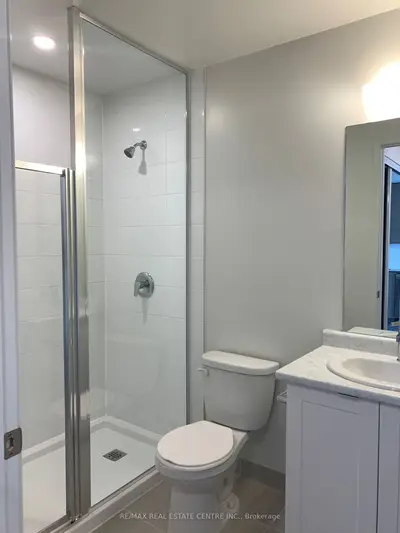 58 Sky Harbour Drive 209, Brampton, On L6y 6j1