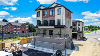 725 Front Royal Street 24, Mississauga, On L4y 0c8