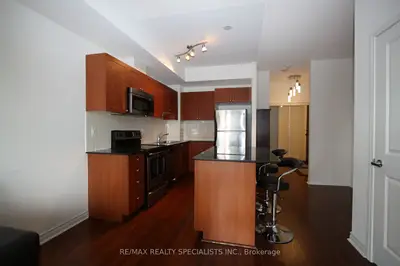 385 Prince Of Wales Drive 1606, Mississauga, On L5b 0c6