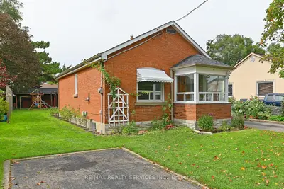54 Woodward Avenue, Brampton, On L6v 1k4