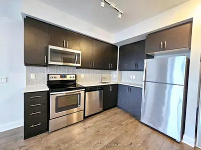 15 Zorra Street 1810, Toronto, On M8z 0c1