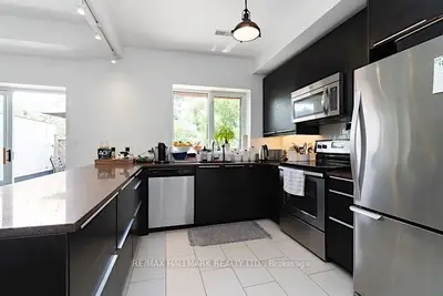 228 Pacific Avenue Upper, Toronto, On M6p 2p5