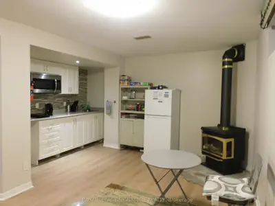 1132 Queen Street W, Mississauga, On L5h 4k2