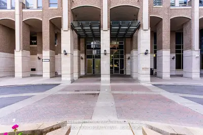 388 Prince Of Wales Drive 414, Mississauga, On L6m 3g8