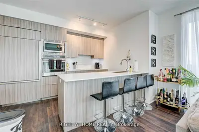 56 Annie Craig Drive 1803, Toronto, On M8v 0c5