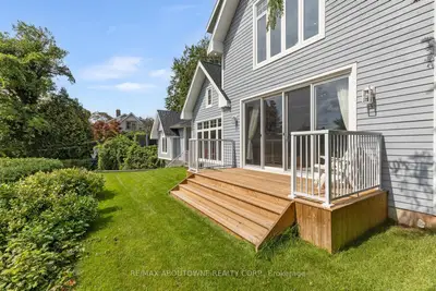 293 North Shore Boulevard E, Burlington, On L7t 1w8