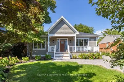 2195 Courtland Drive, Burlington, On L7r 1s2
