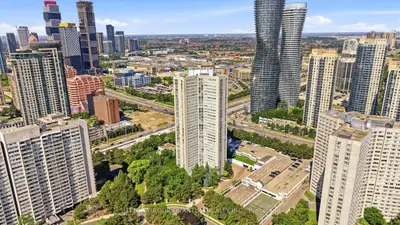 3650 Kaneff Crescent 304, Mississauga, On L5a 4a1