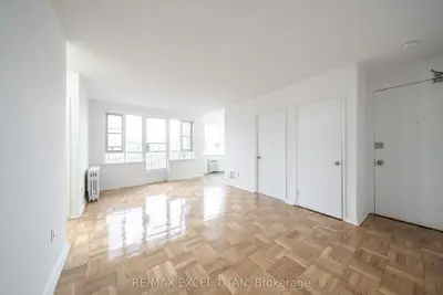 2507 Eglinton Avenue W 103, Toronto, On M6m 1s9
