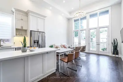 14a Gort Avenue, Toronto, On M8w 3y5