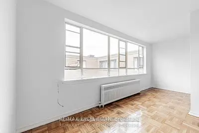 2515 Eglinton Avenue W 308, Toronto, On M6m 1t2