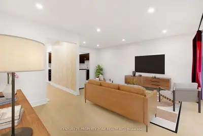 96 Centre Street N, Brampton, On L6v 2z3