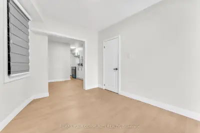 1822 St Clair Avenue W Upper Level, Toronto, On M6n 1j5