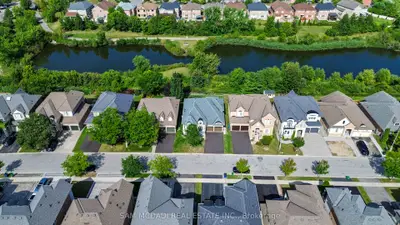 15 Eaglesprings Crescent, Brampton, On L6p 2v8