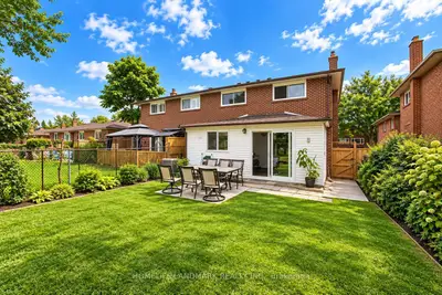 2419 Cashmere Avenue, Mississauga, On L5b 2m7