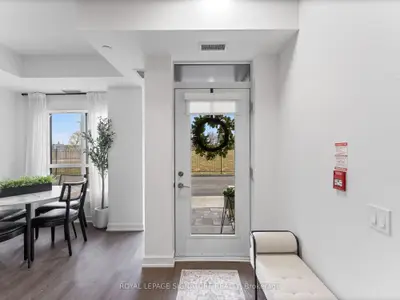 251 Manitoba Street S 132, Toronto, On M8y 0c7