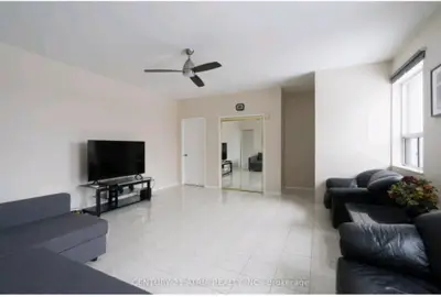 3199 Dufferin Street 2nd Floor, Toronto, On M6a 2t2