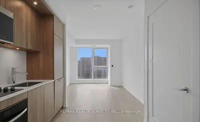 60 Central Park Road Way 1405, Toronto, On M9a 3k1