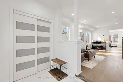 102 Nahani Way, Mississauga, On L4z 4j8
