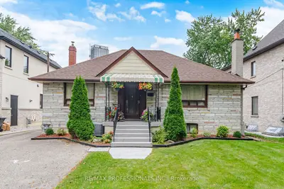 53 Wilmar Road, Toronto, On M9b 3r8