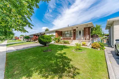19 Earldown Drive, Toronto, On M9r 2l4