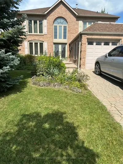 4 Nottingham Crescent, Brampton, On L6s 4g4