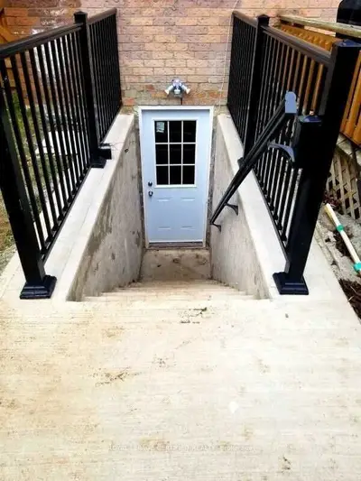 2528 Symington Court Basement, Mississauga, On L5n 4l4