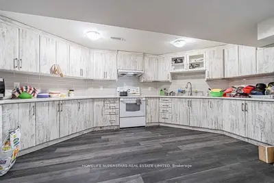 75 Parkside Drive Lower Level ( Legal Apt.), Brampton, On L6y 3a2