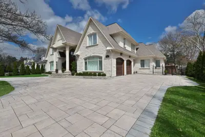 1511 Broadmoor Avenue, Mississauga, On L5g 3t7