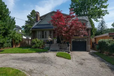 11 Elton Crescent, Toronto, On M8w 2x9