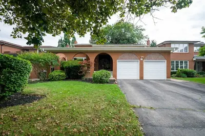93 Poplar Heights Drive, Toronto, On M9a 4z3