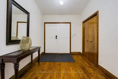 93 Poplar Heights Drive, Toronto, On M9a 4z3