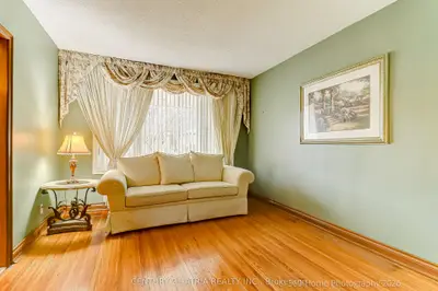 23 Tumpane Street, Toronto, On M3m 1l5