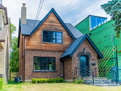 18 Sunnybrae Crescent Lower, Toronto, On M6w 4w5