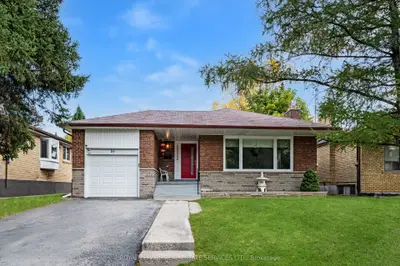 35 Silverhill Drive Lower, Toronto, On M9b 3w3
