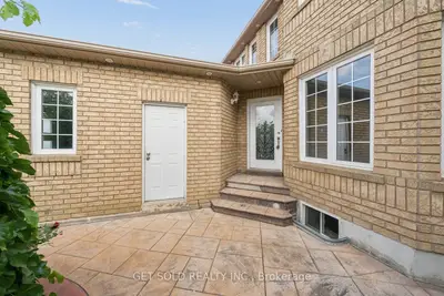 57 Oaklea Boulevard, Brampton, On L6y 4w7