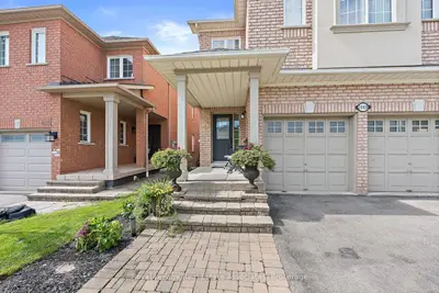 1069 Knotty Pine Grove, Mississauga, On L5w 1j6