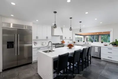 1883 Bough Beeches Boulevard, Mississauga, On L4w 2j8