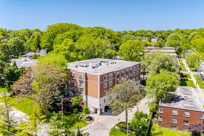 30 Anglesey Boulevard Ph403, Toronto, On M9a 3b5