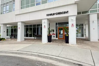 10 Wilby Crescent 1207, Toronto, On M9n 0b6