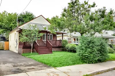 36 Criscoe Street, Toronto, On M6n 3y9