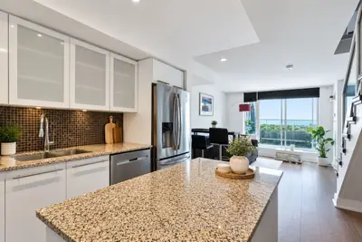 1040 The Queensway 917, Toronto, On M8t 0a7