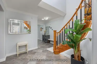 482 Malaga Road, Mississauga, On L5b 3w2