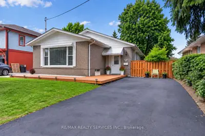 8 Leneck Avenue, Brampton, On L6x 2a7