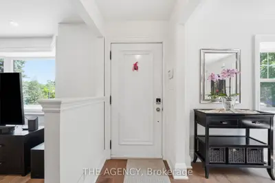 42 Berl Avenue, Toronto, On M8y 3c4